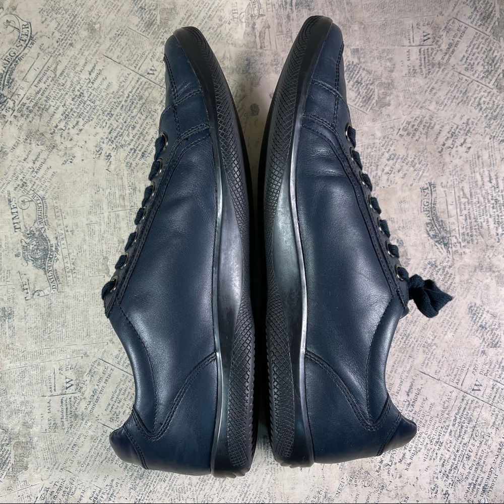 PRADA Navy Blue Calfskin Leather Low Top Sneakers Size 8 Made in Italy - Picture 8 of 13